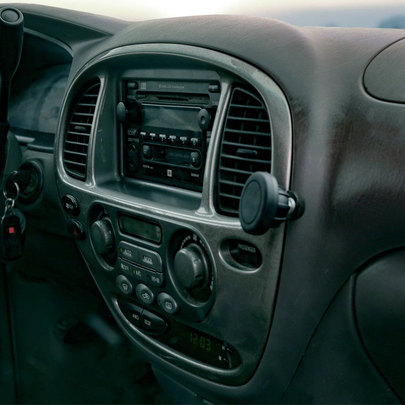 Course Motorsports Direct Fit Phone Mount for Sequoia (2000-2006)/Tundra (2000-2002) - Image 3