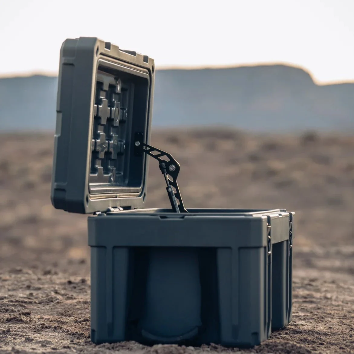 Roam Adventure Co 76L Rugged Case - Image 6