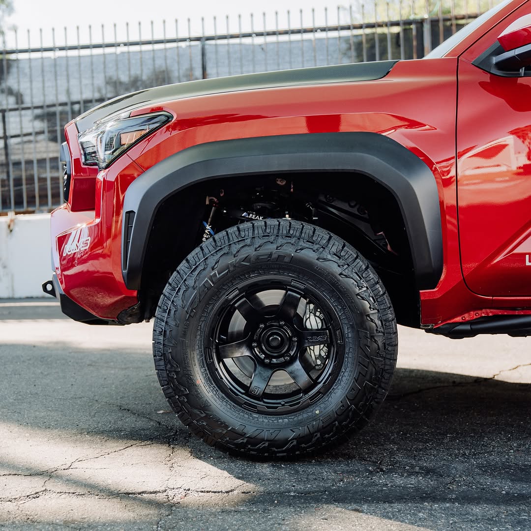 Seibon Carbon Fiber TS-Style Hood for Tacoma (2024+)/4Runner (2025+) - Image 4